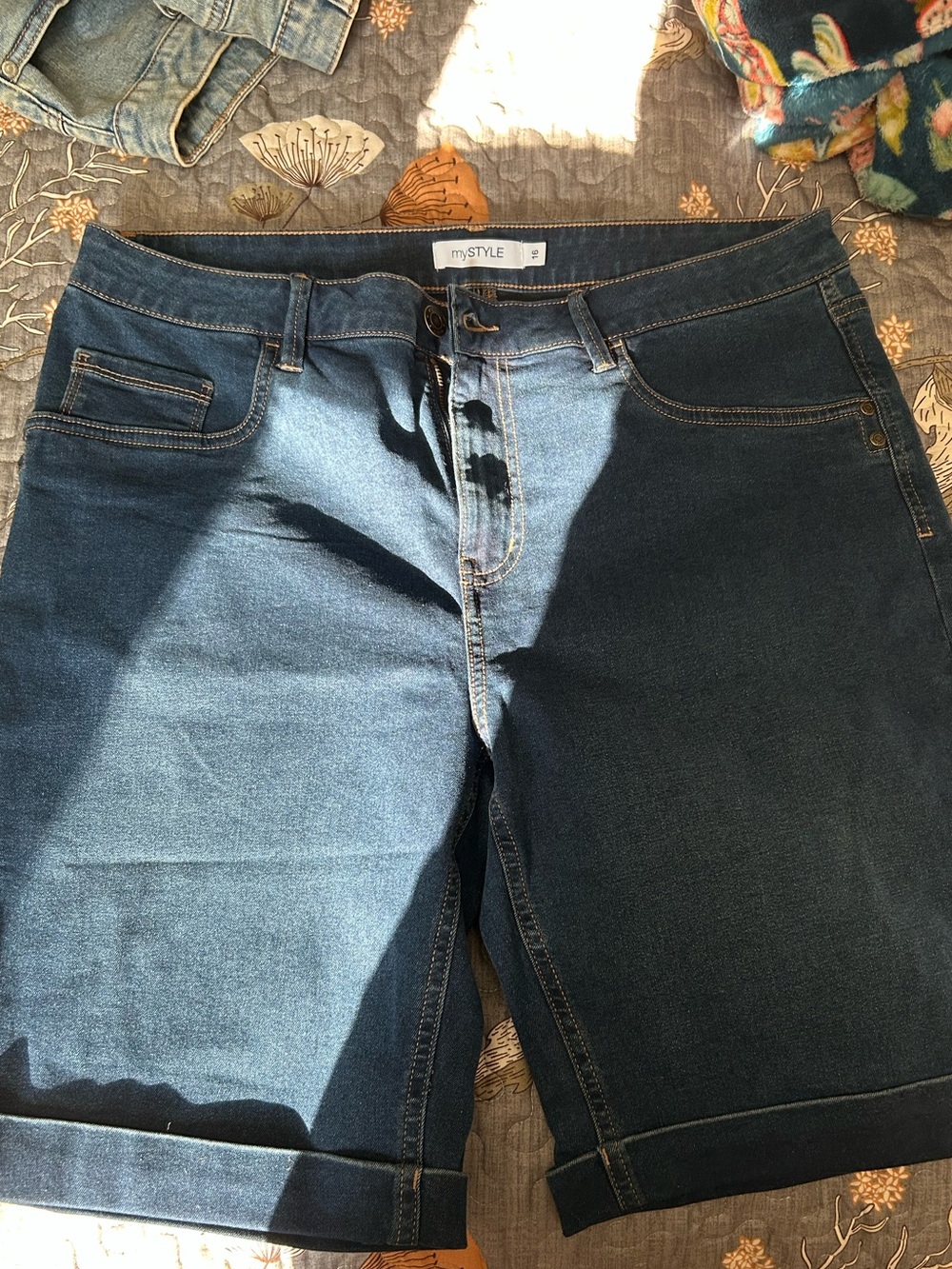Rolled-Hem Dark-Wash Denim Shorts